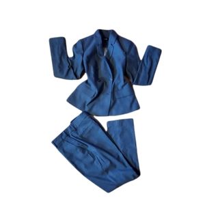 Women's suit from icône simons